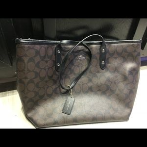 Signature Coach Tote Brown shoulder bag